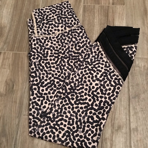 Lululemon leopard print high waist leggings - Picture 5 of 13